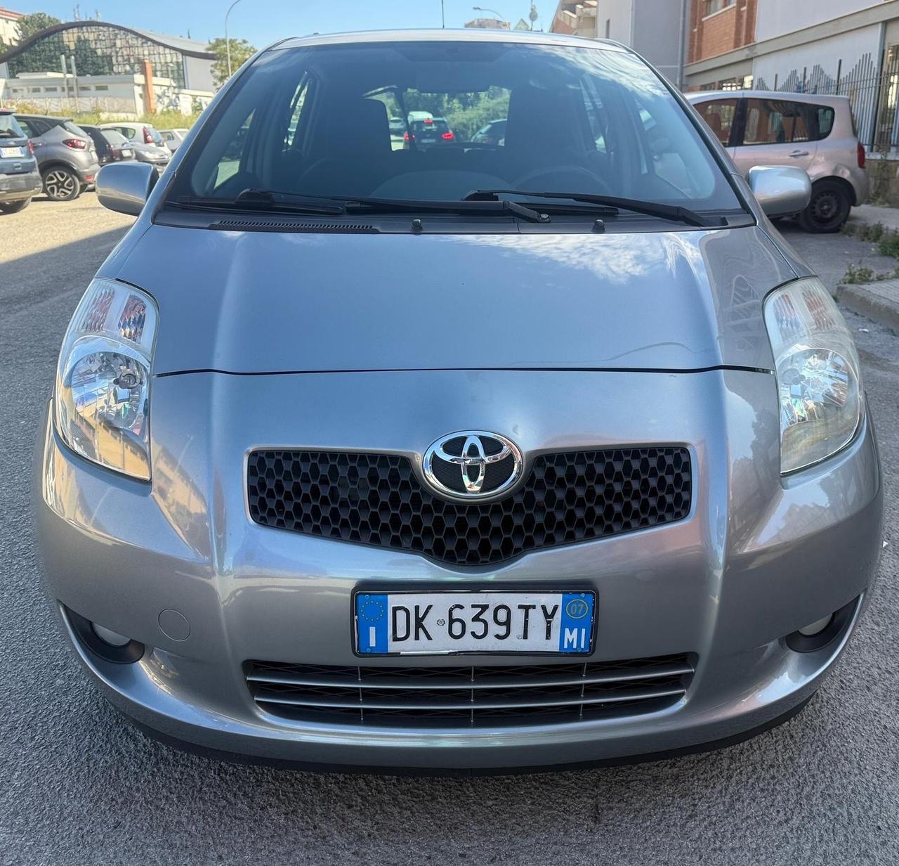 Toyota Yaris 1.0 5 porte