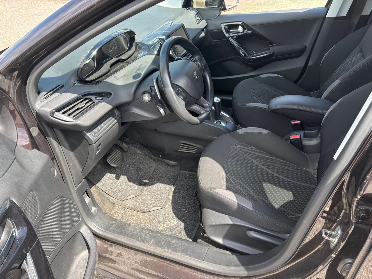Peugeot 208 1.4 HDi 68 CV 5 porte