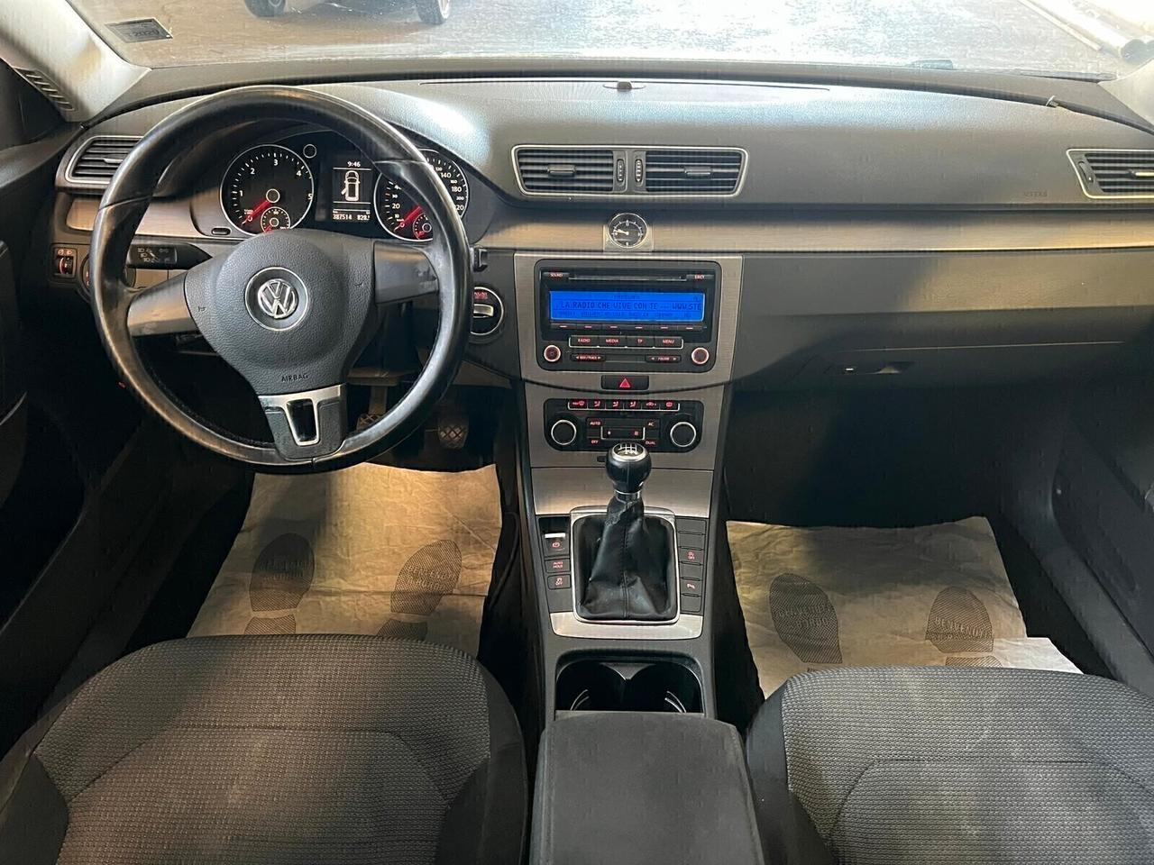 Volkswagen Passat 2.0 TDI Comfortline BlueM. Tech.-2011