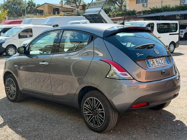 Lancia Ypsilon 1.0 FireFly 5 porte S&S Hybrid Gold Plus