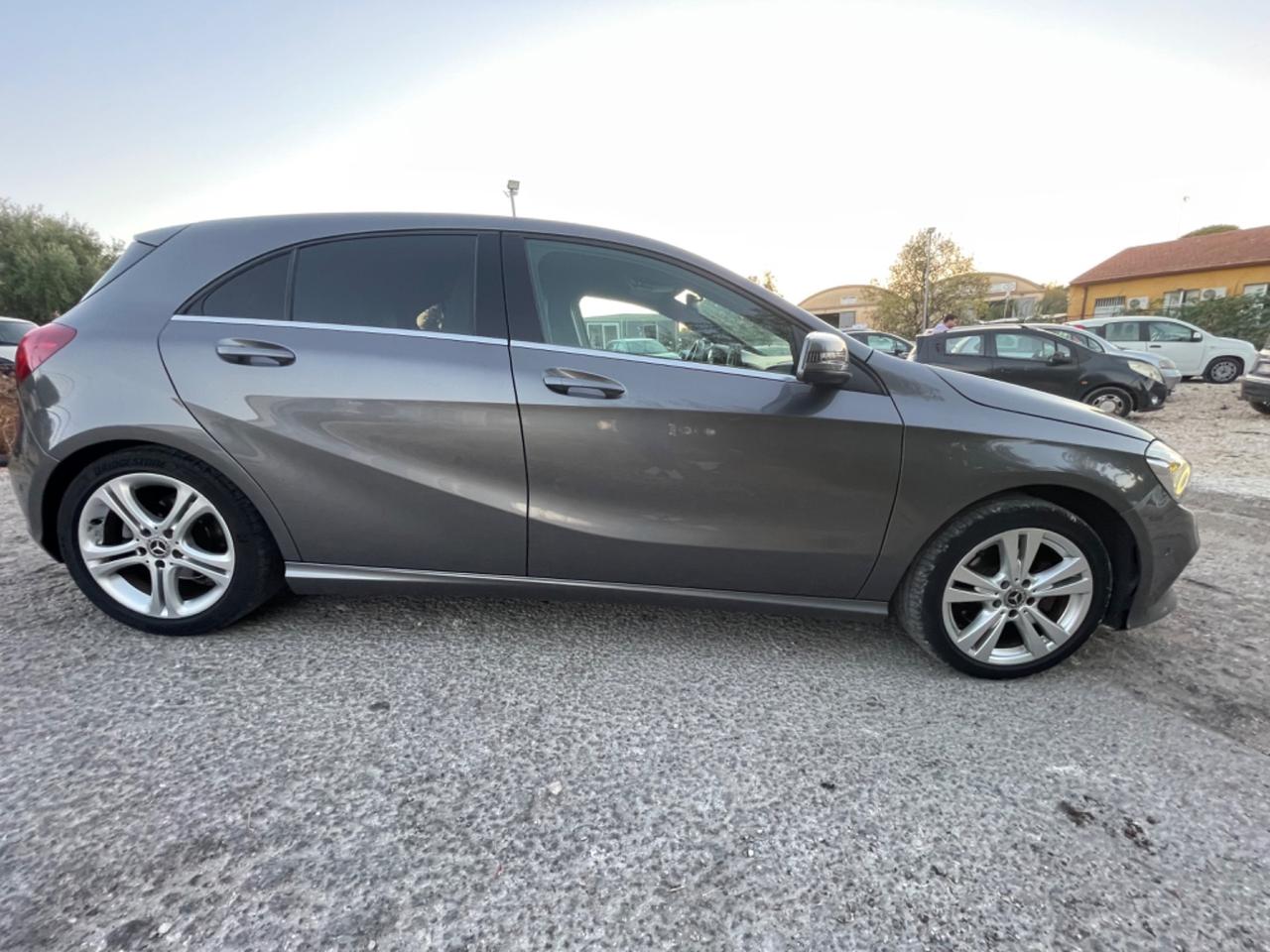 Mercedes-benz A 200 d Premium