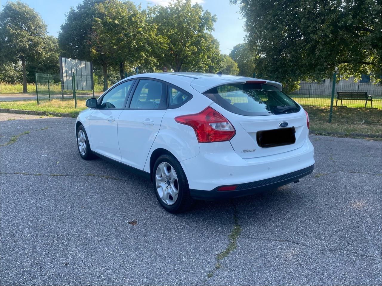 Ford Focus 1.6 120 CV GPL berlina 5 porte