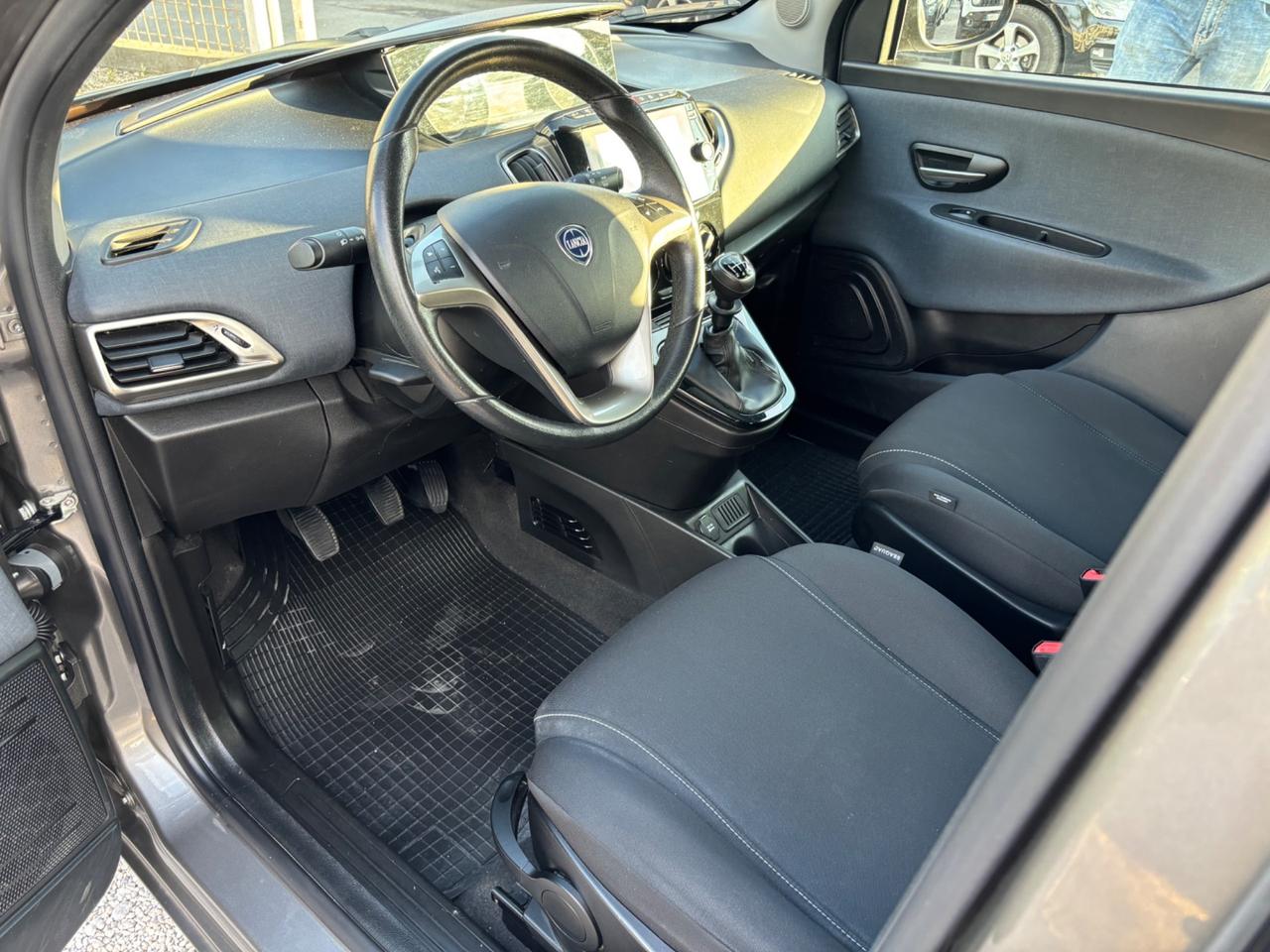 LANCIA YPSILON 1.0 HYBRID GOLD FULL OPTIONAL