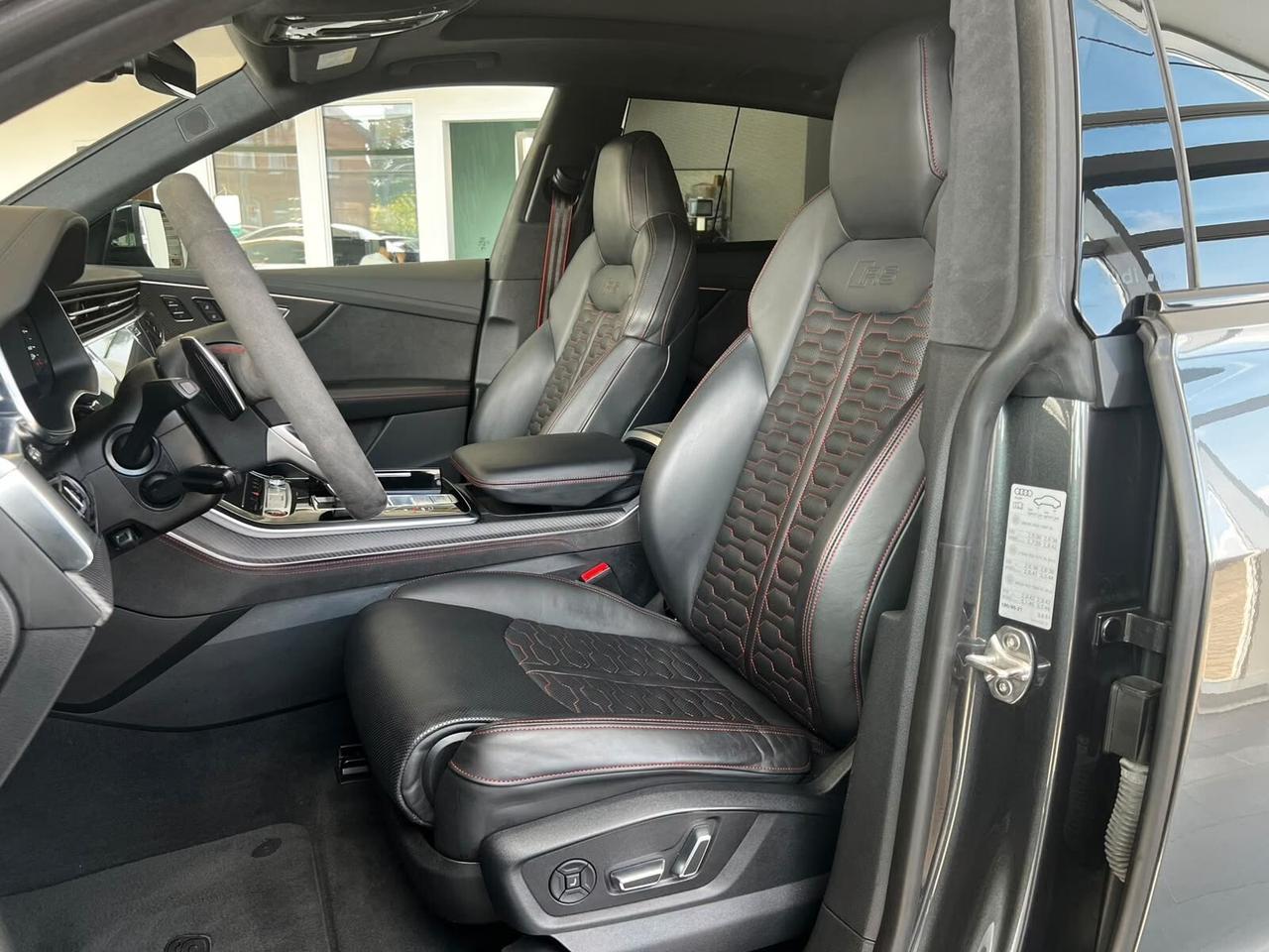 Audi Q8 RS TFSI V8 quattro tiptronic
