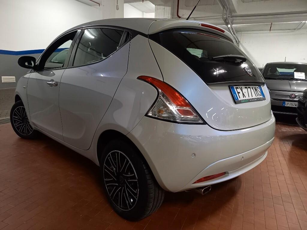 Lancia Ypsilon 1.2 69 CV 5 porte S&S Gold