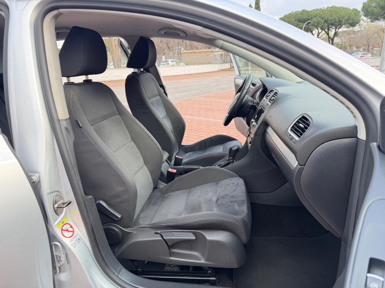 Volkswagen Golf VI 1.6 TDI DSG Highline