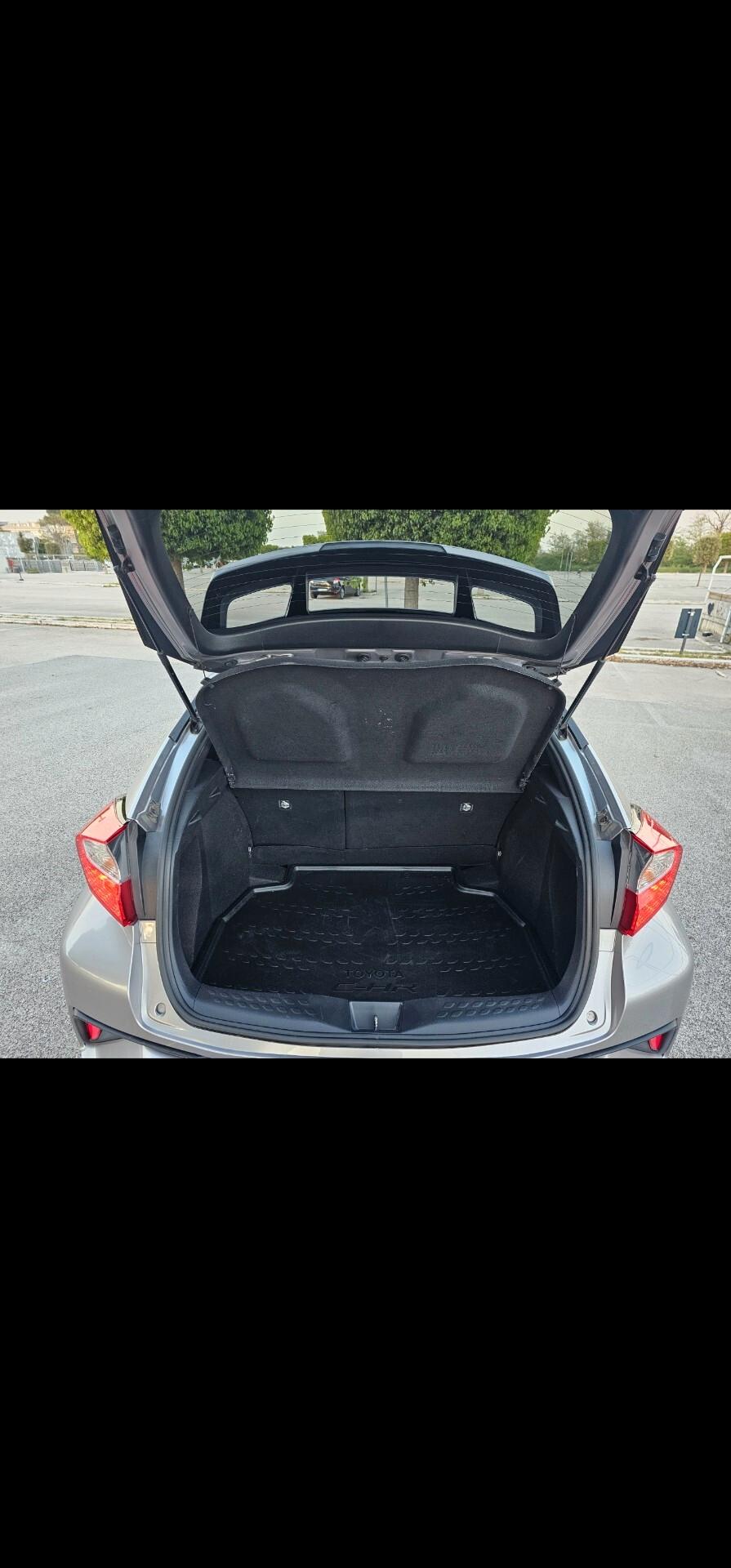 Toyota C-HR 1.8 Hybrid E-CVT Lounge