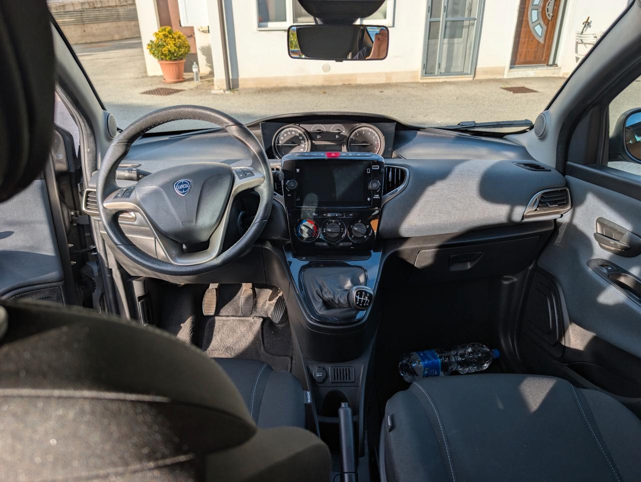 Lancia Ypsilon -NEOPATENTATI-NO BOLLO
