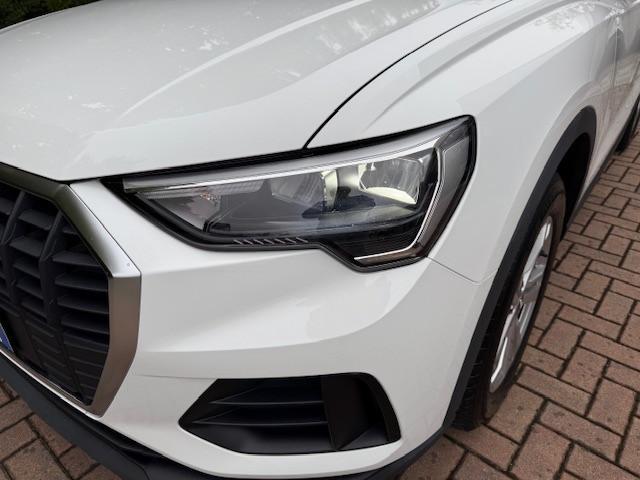 AUDI Q3 35 2.0 tdi Business s-tronic