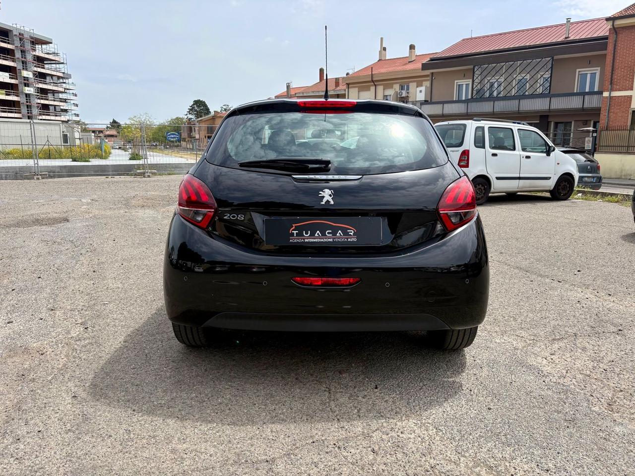 Peugeot 208 Allure 1.6 Blue HDI 75 #10654