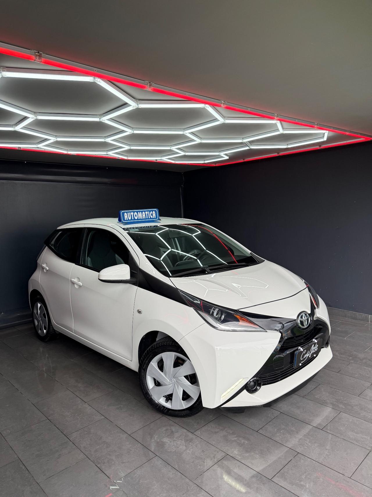 Toyota Aygo 1.0 Benzina x-clusiv 11/2014 AUTOMATICA