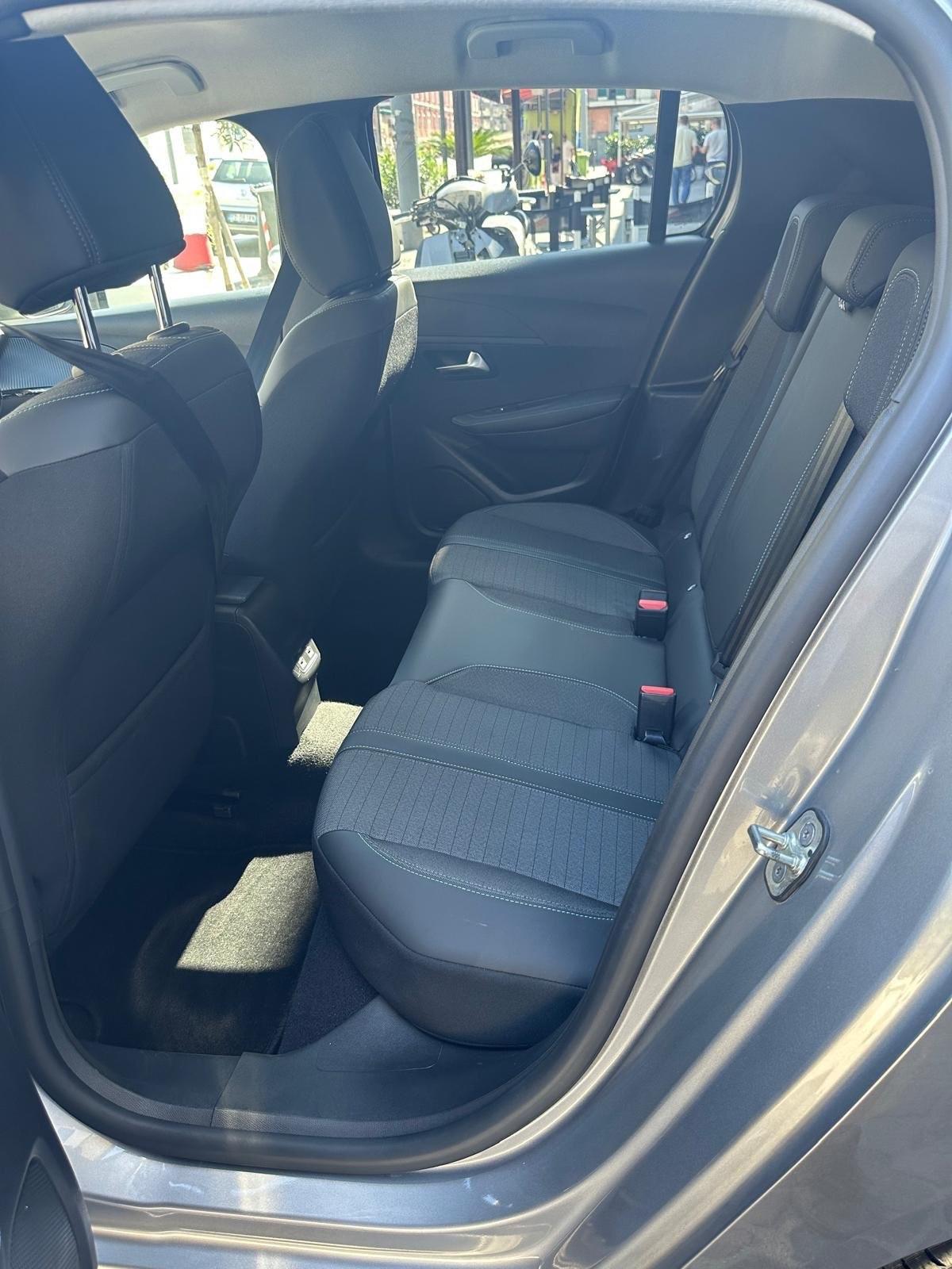 Peugeot 208 1.5 diesel Allure pack 2023
