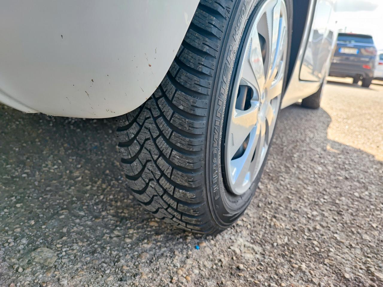 Peugeot 108 VTi 68 5 porte Active TOP! 24.000KM!!!