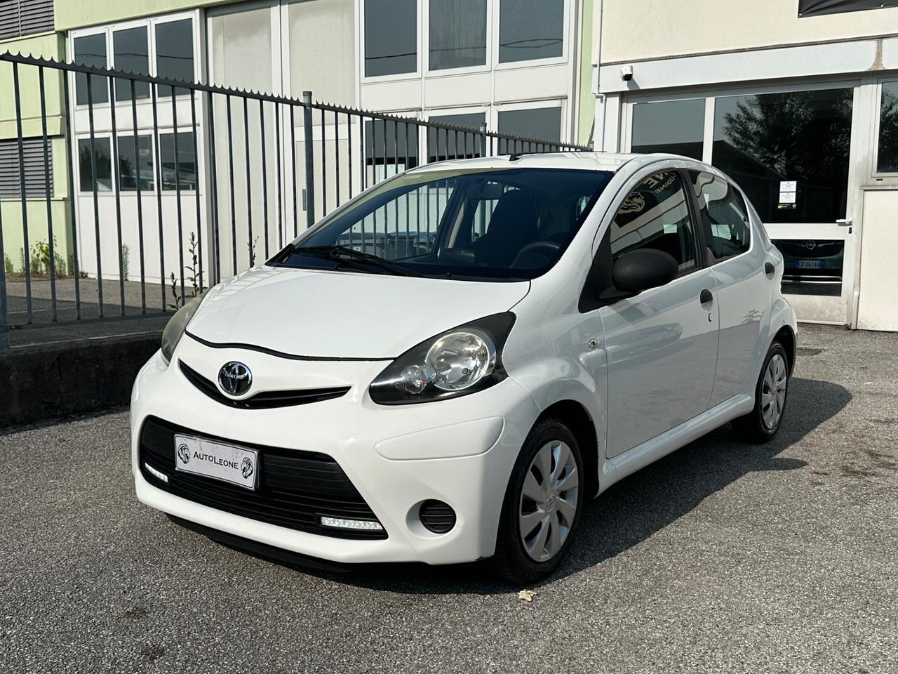 Toyota Aygo 1.0 12V VVT-i 5 porte Lounge Connect MMT