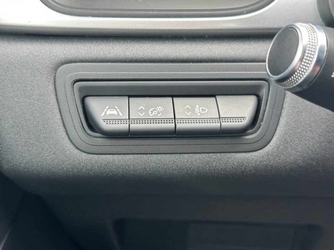 Renault Captur 1.0 tce Business 90cv con Navi e CarPlay