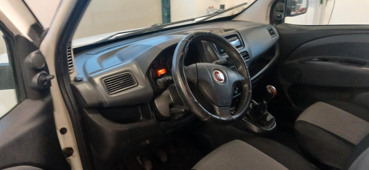 Fiat Doblo 5 posti autocarro