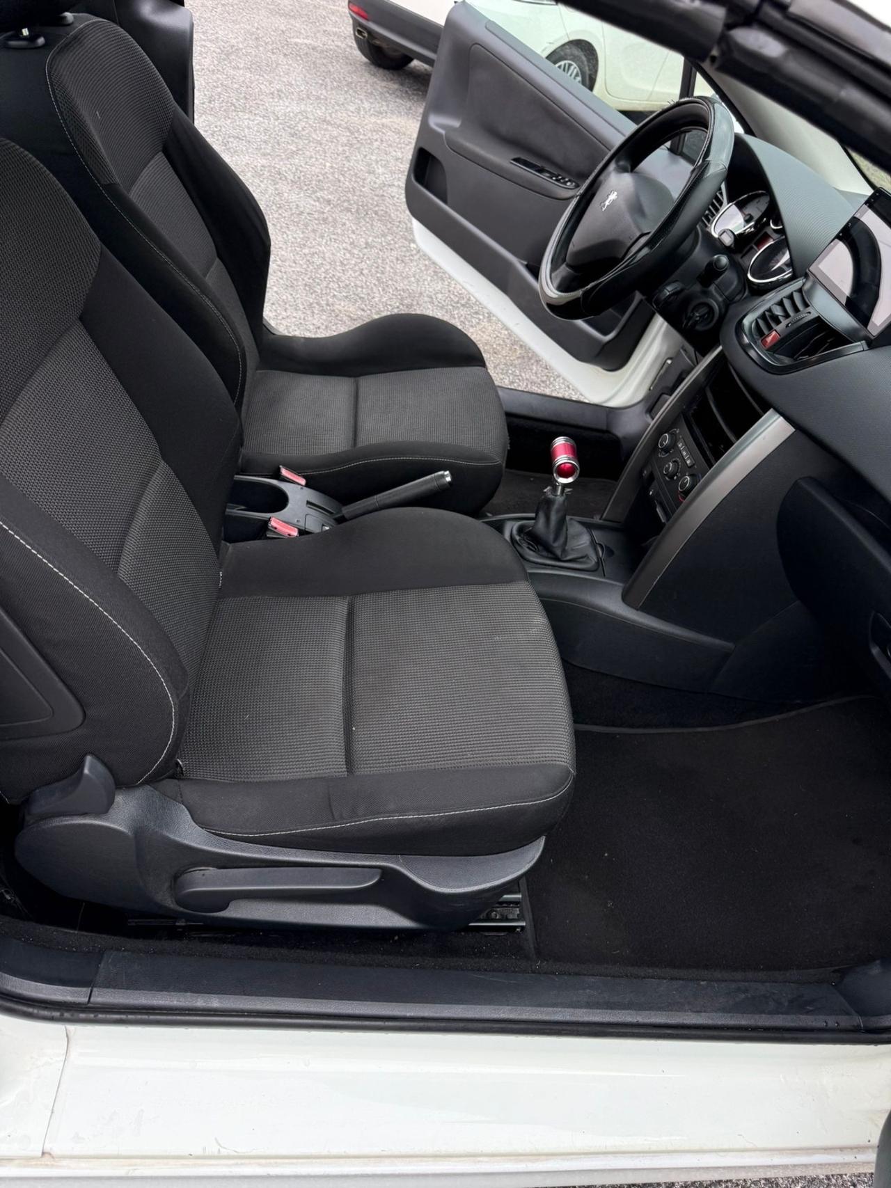 Peugeot 207 1.6 8V HDi 112CV CC Tecno