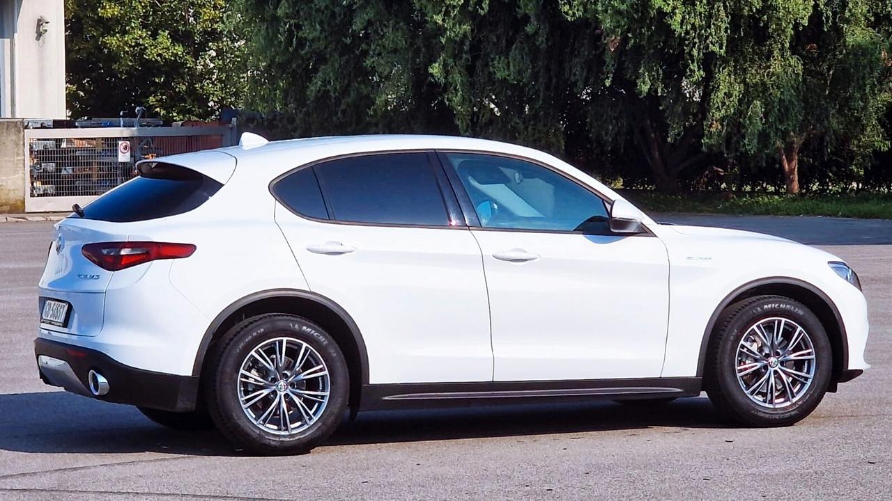 Alfa Romeo Stelvio 2.2 Turbodiesel 160 CV AT8 RWD Super