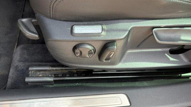 VOLKSWAGEN Passat Variant 2.0 TDI DSG Highline BlueMotion Technology