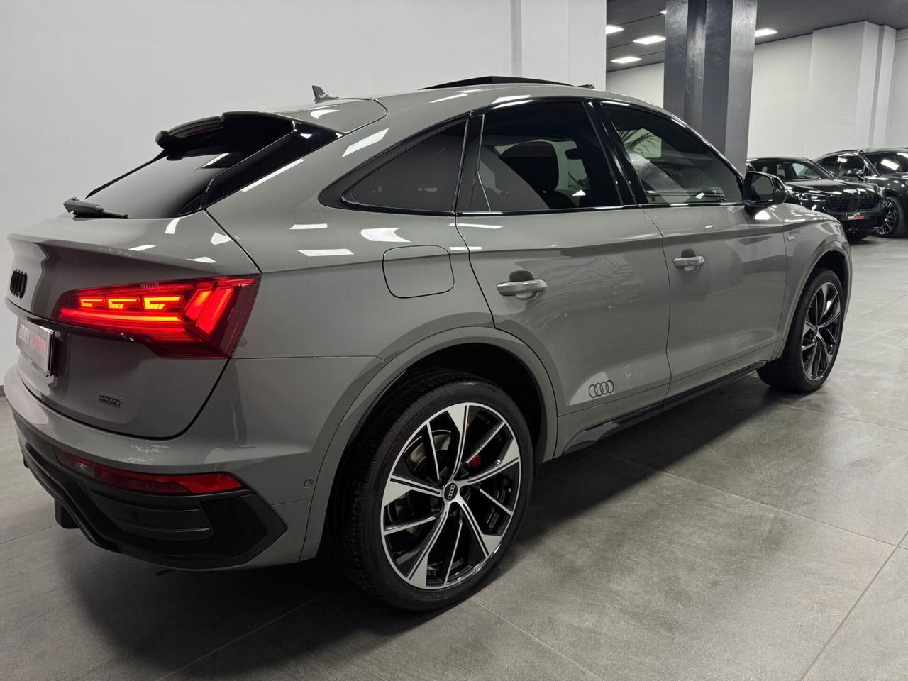 AUDI Q5 SPORTBACK 40 TDI QUATTRO S-TRONIC S-LINE EDITION