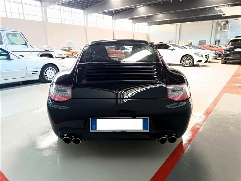 Porsche 911 Carrera Coupé Black Edition