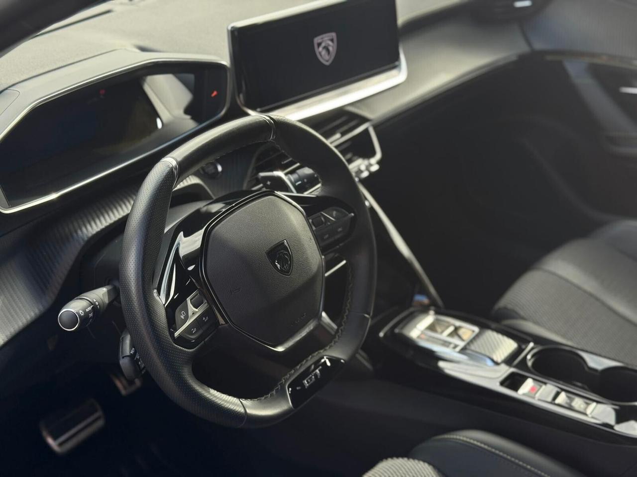 Peugeot 2008 PureTech 130 S&S EAT8 GT