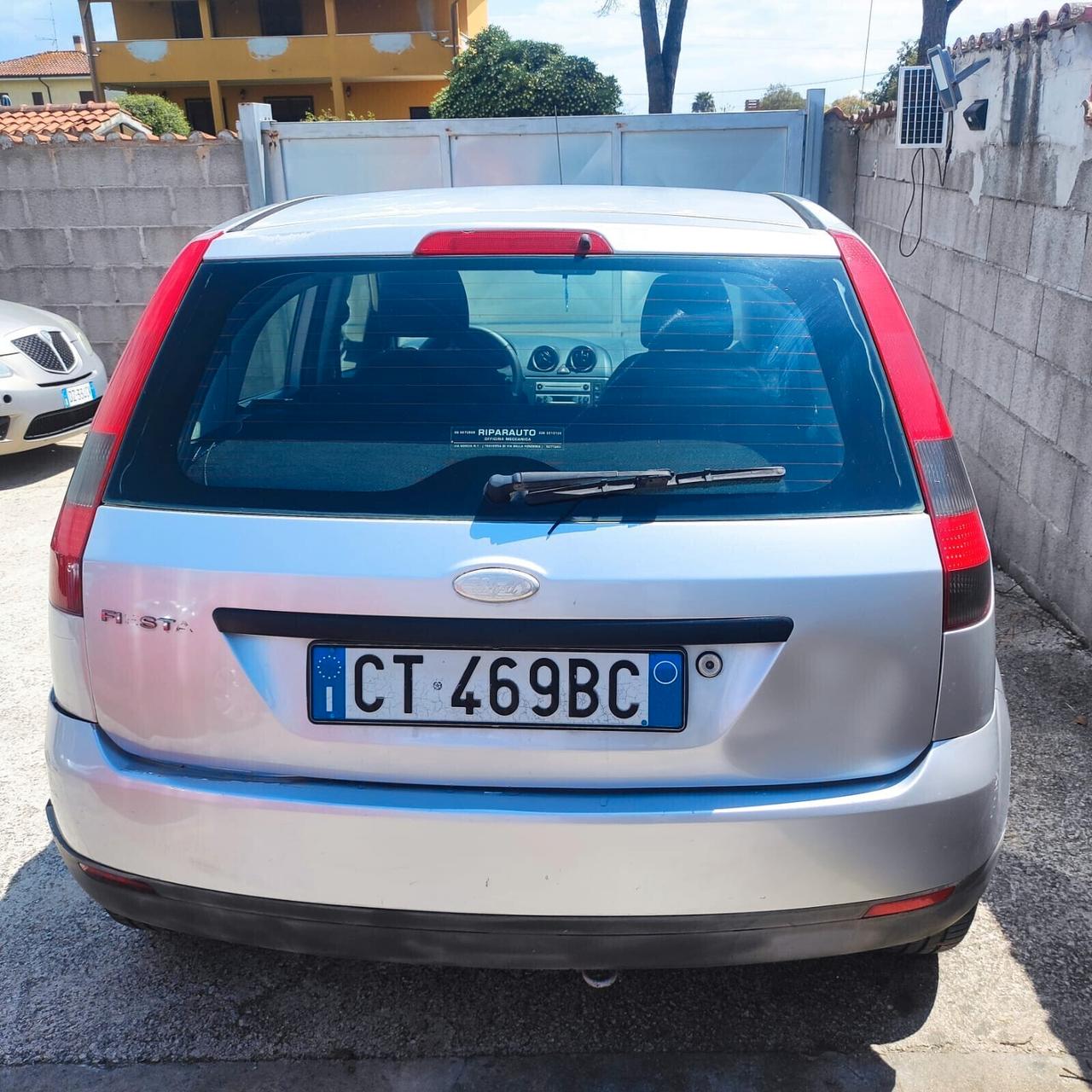 Ford Fiesta 1.2 16V 5p. Ghia