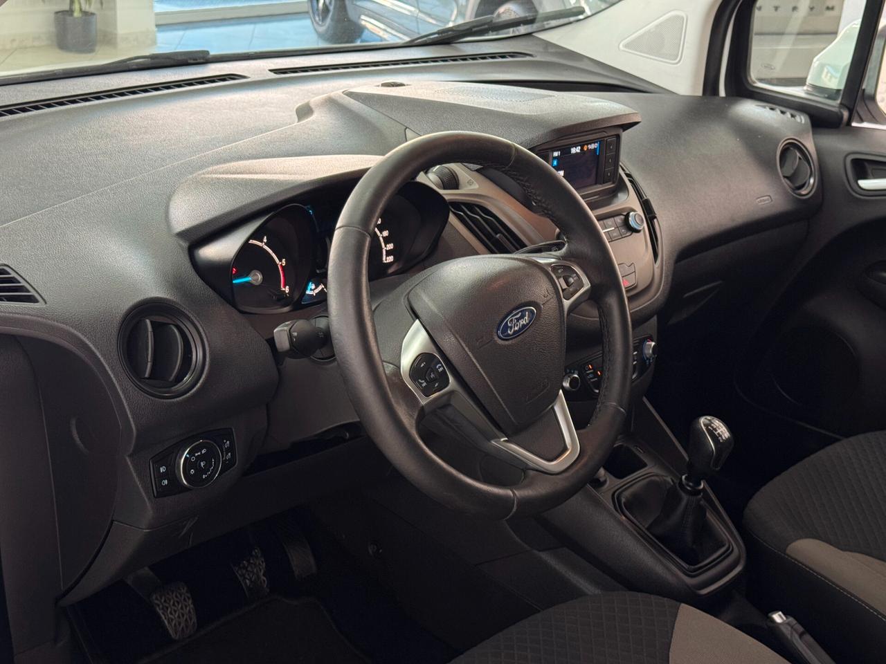 Ford Tourneo Courier 1.5 TDCI 75 CV