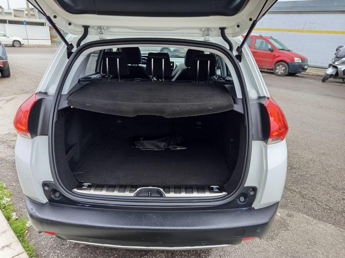 PEUGEOT 2008 BlueHDi 100 Allure - 2016