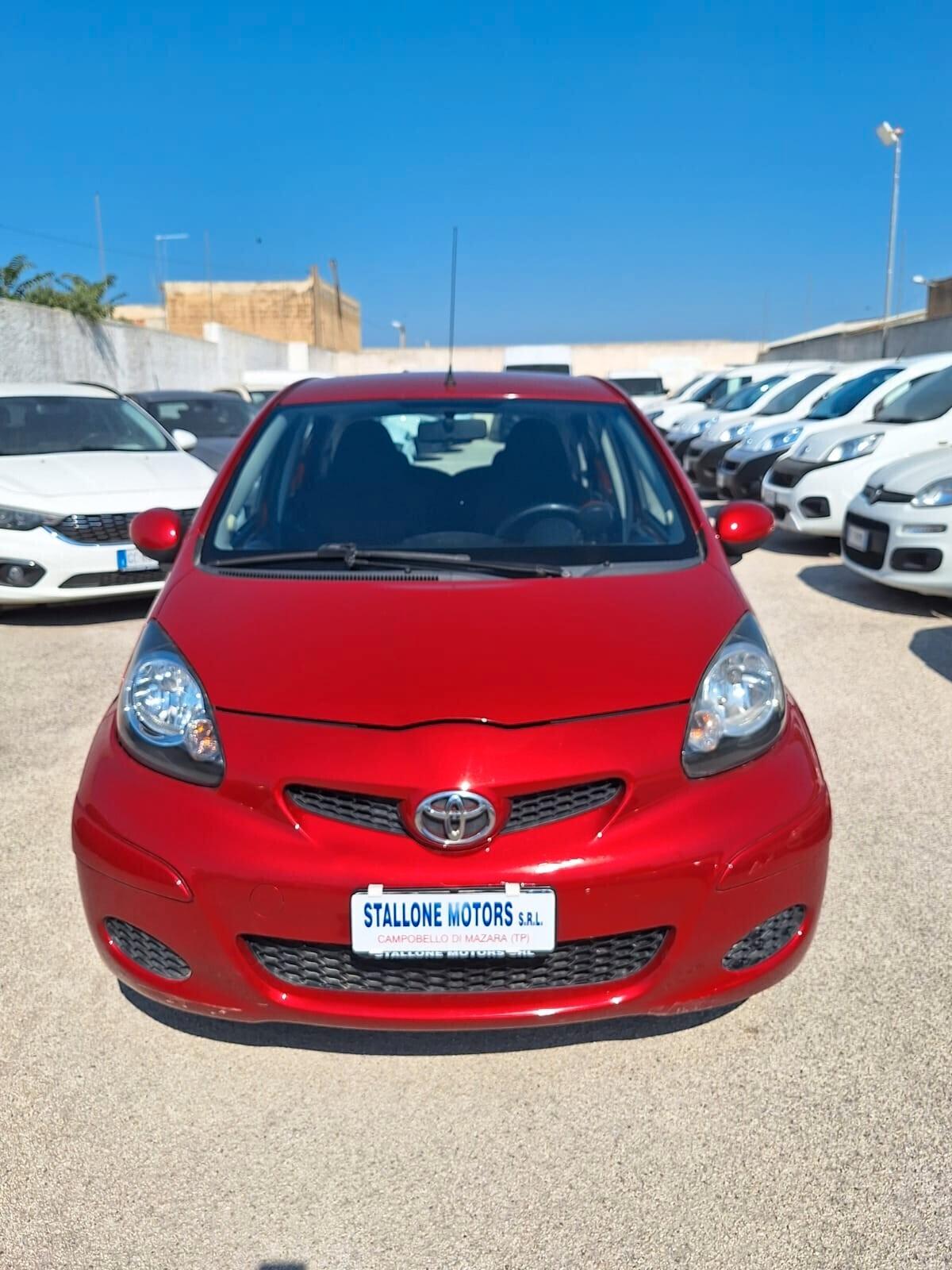 Toyota Aygo 1.0 12V VVT-i 5 porte Sol Red Edition