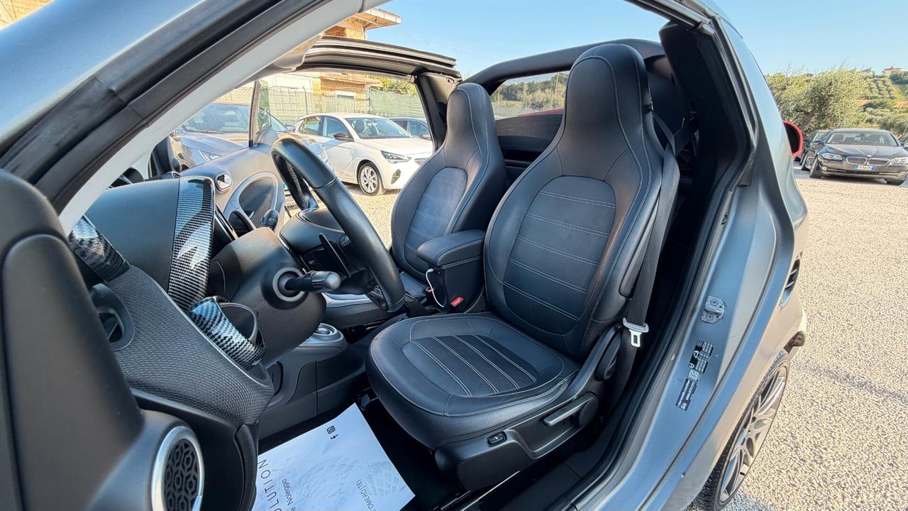 Smart ForTwo 70 cv cabrio Prime allestimento BRABUS 93.116 km