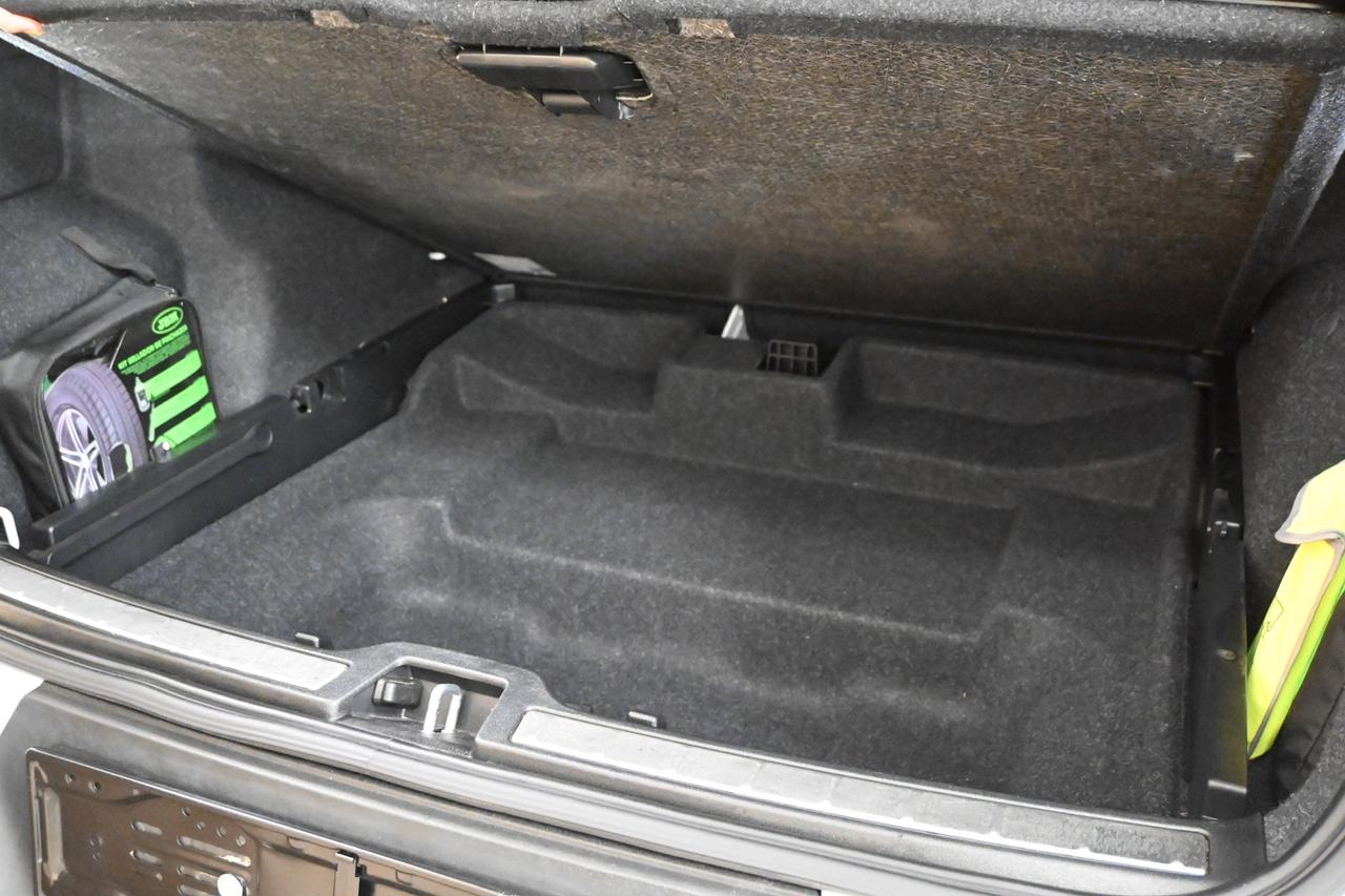 VOLVO XC40 (2017-->) XC40 T2 Geartronic Momentu...