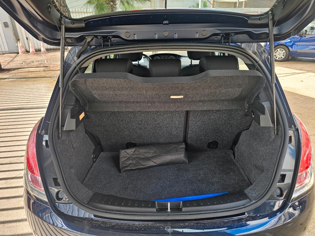 Lancia Ypsilon 1.2 69 CV 5 porte GPL Ecochic Elefantino Blu