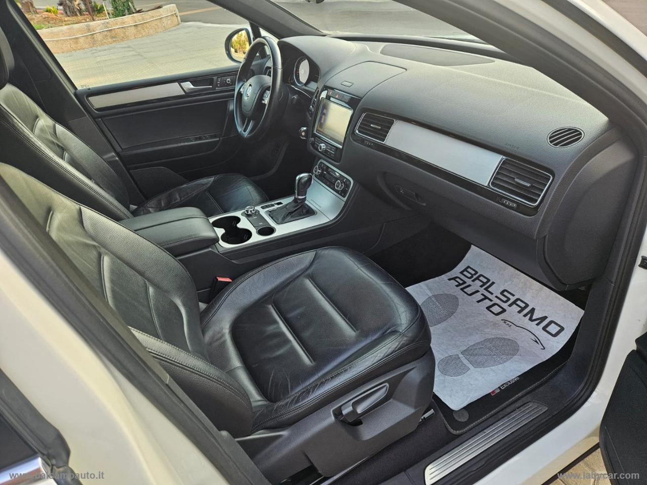 VOLKSWAGEN Touareg 3.0 TDI GANCIO DI TRAINO