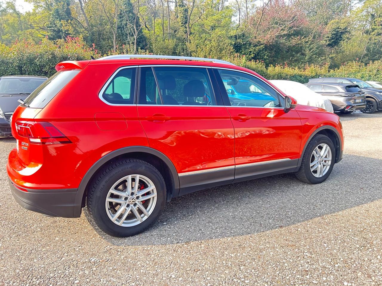 Volkswagen Tiguan 2.0 TDI SCR DSG 4MOTION Business BMT