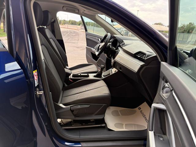 AUDI Q3 35 TDI quattro S tronic Business COCKPIT