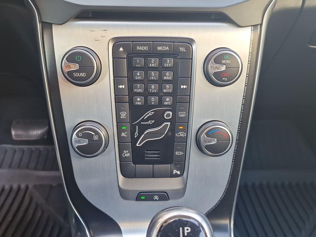 VOLVO V40 CROSS COUNTRY 2.0