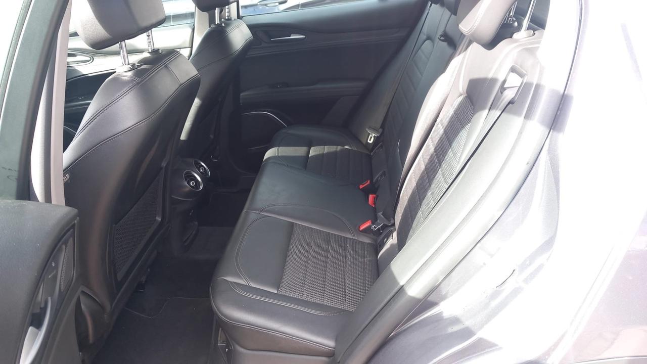 Alfa Romeo Stelvio 2.2 Turbodiesel 180 CV AT8 RWD Executive