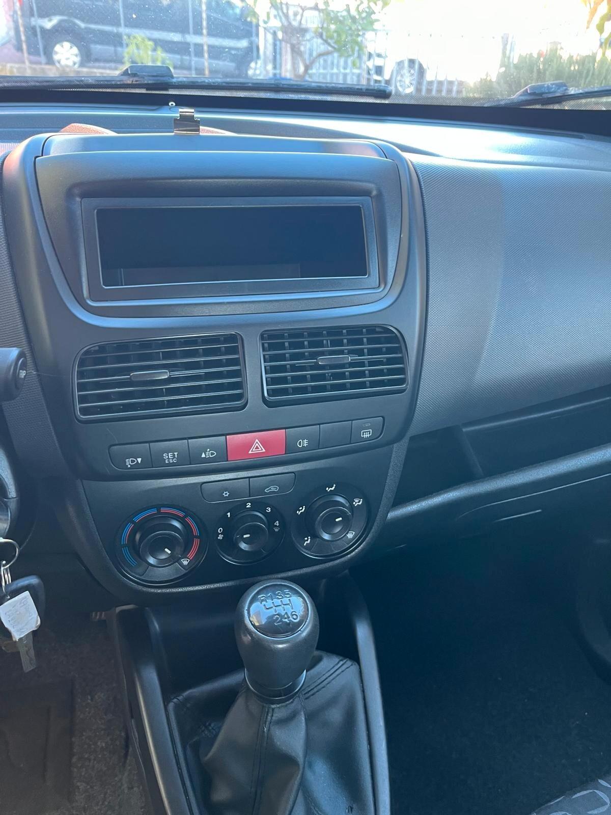 Fiat Doblo 1.6 MJT trasporto disabili - 2012