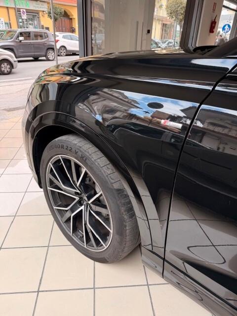 Audi Q8 BLACK LINE 50 TDI quattro 286cv