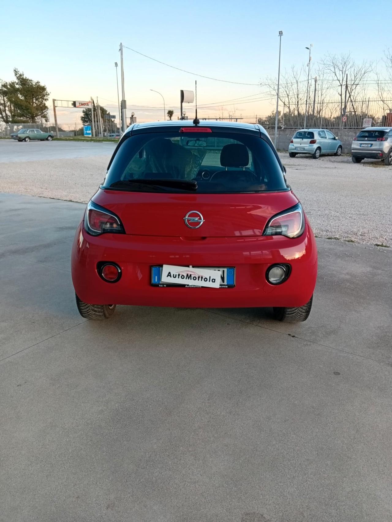 Opel Adam 1.2 70 CV Slam