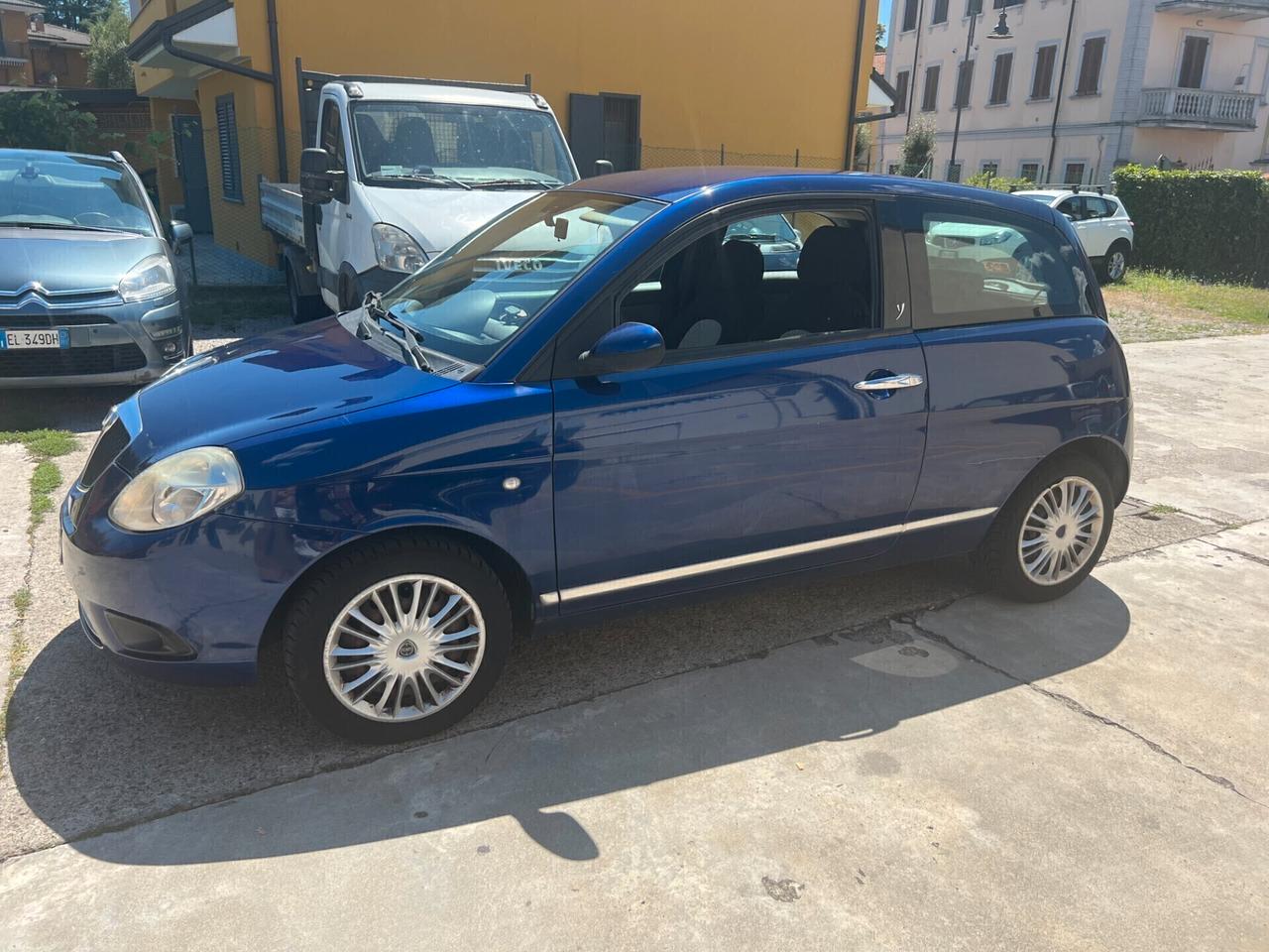 Lancia Ypsilon 1.2 Modamilano