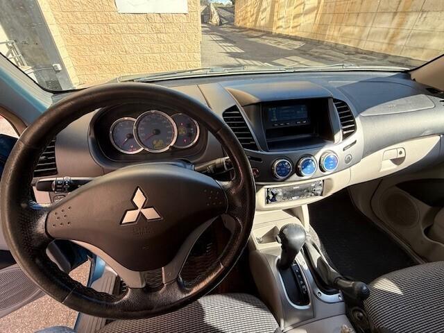 Mitsubishi L200 2.5 DI-D Doppia Cabina Automatica/
