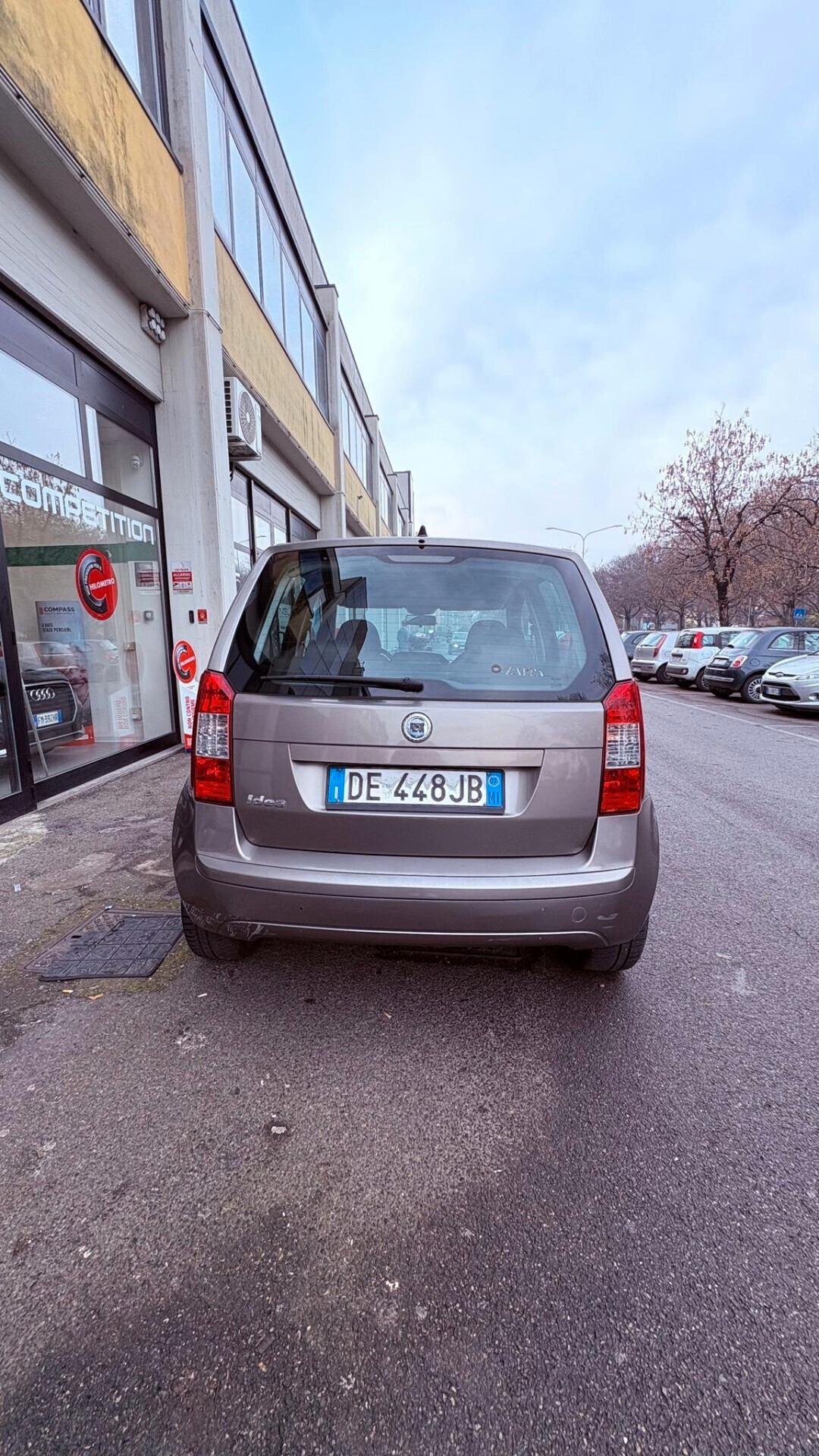 Fiat Idea 1.4 16V Emotion