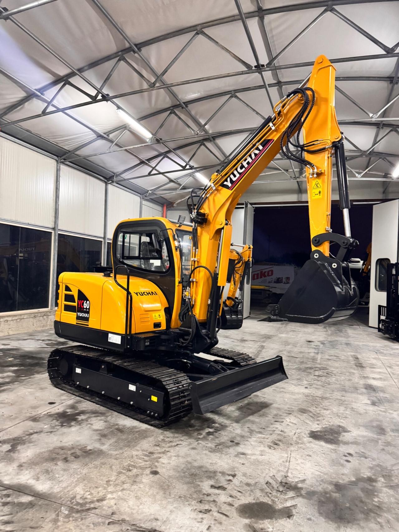 Miniescavatore Yuchai YC60 nuovo