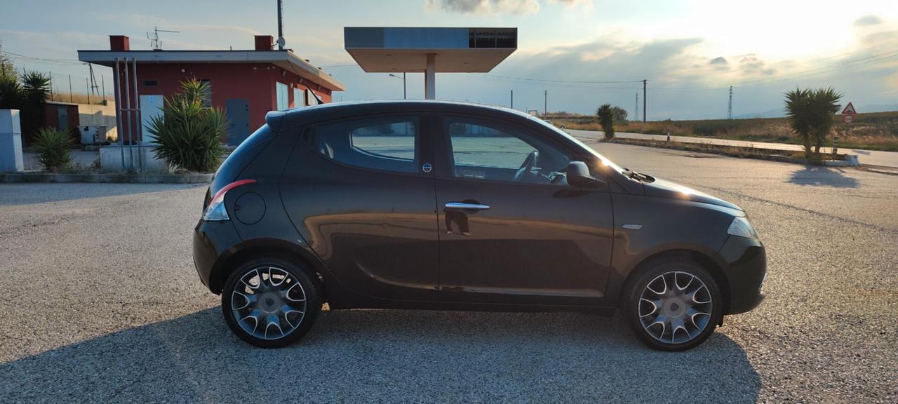 Lancia Ypsilon 1.2 69 CV 5 porte GPL Ecochic Gold