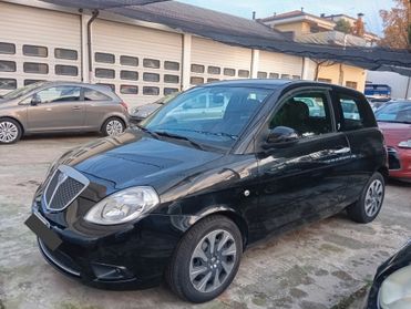 Lancia Ypsilon 1.2 Argento valuto permute