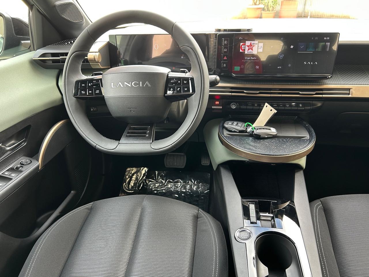 Lancia Ypsilon Hybrid e-DCT