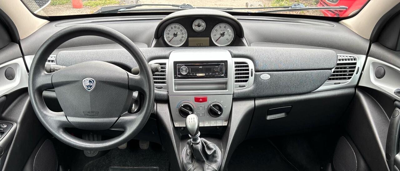 Lancia Ypsilon 1.2 69 CV Unyca OK Neopatentati