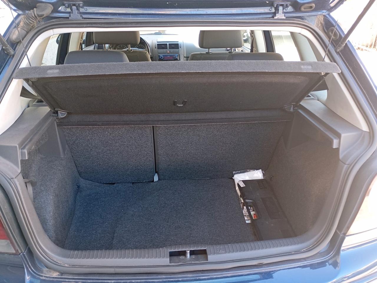 Volkswagen Polo 1.9/101CV TDI 5p. Sportline-2006